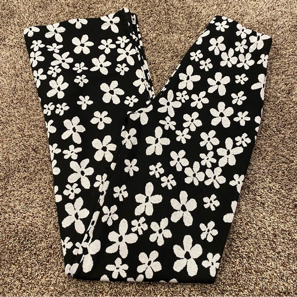 Urban Outfitters | Pull On Flower Print Pants | Size XS | Black & White | 70’s - Picture 3 of 9